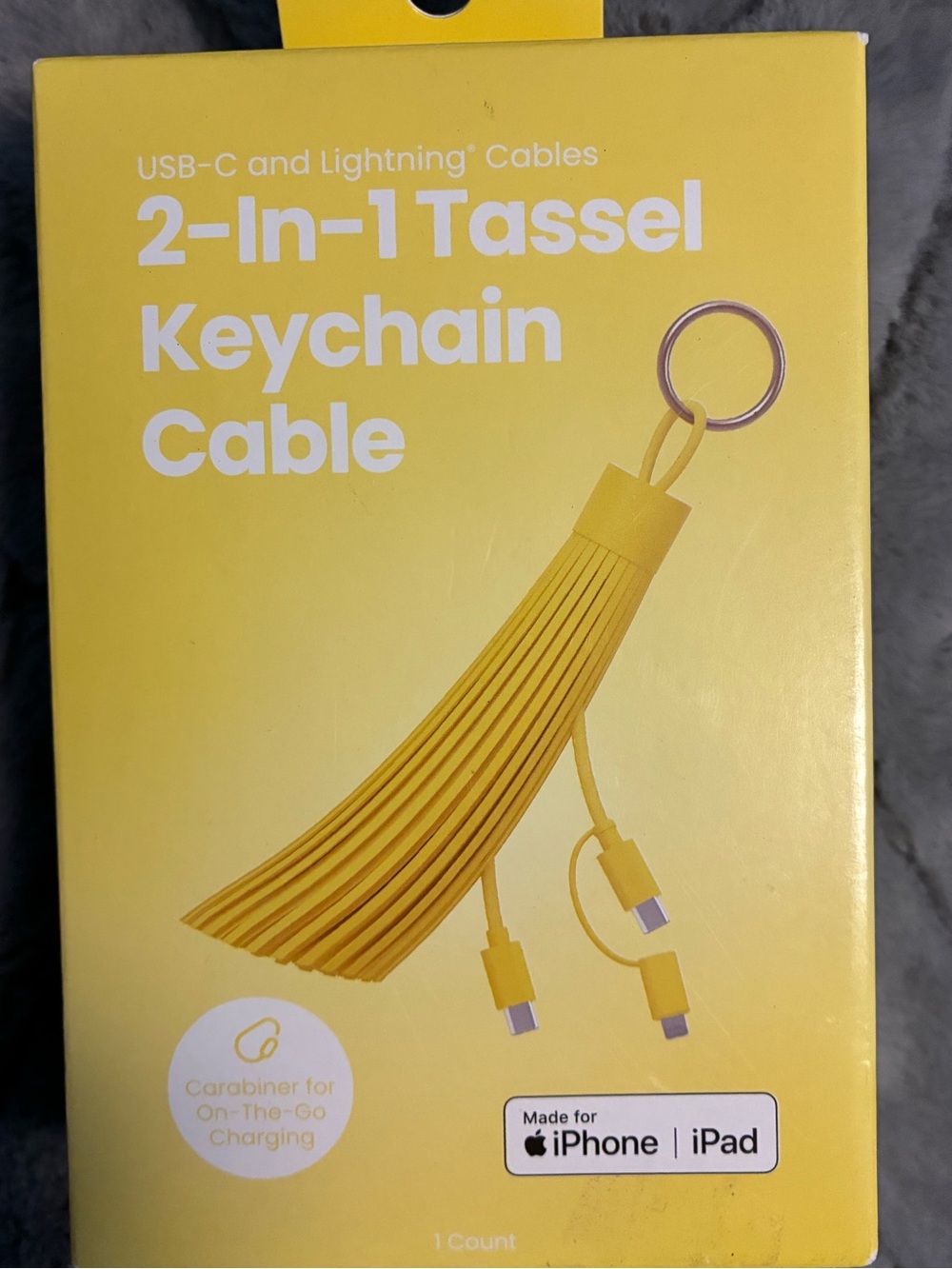 2-in-1 Tassel Keychain Charging Cable – Yellow – USB-C/Lightning – New